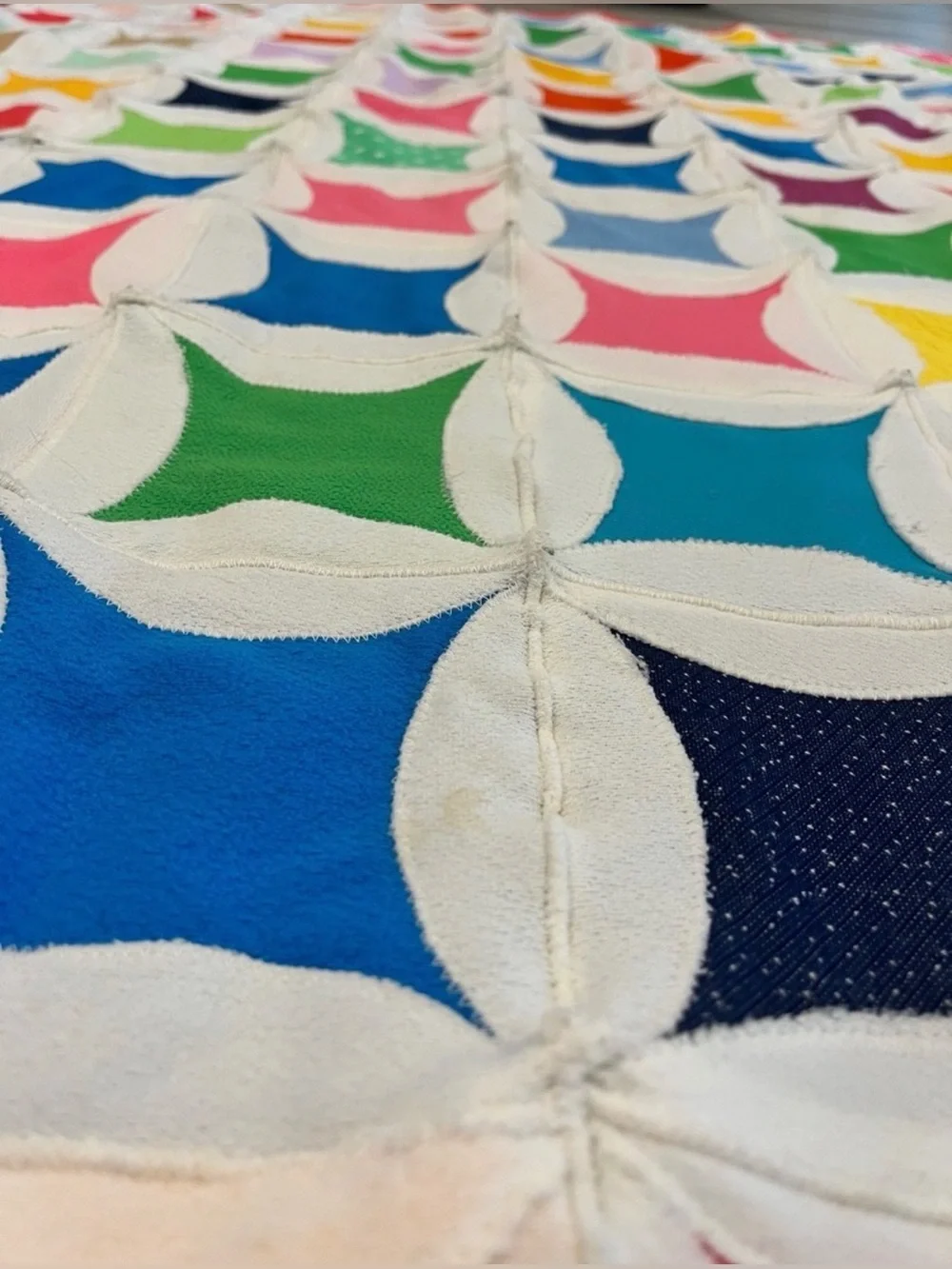 Vintage Polyester Cathedral Window Style Coverlet Measures ~84”x92”